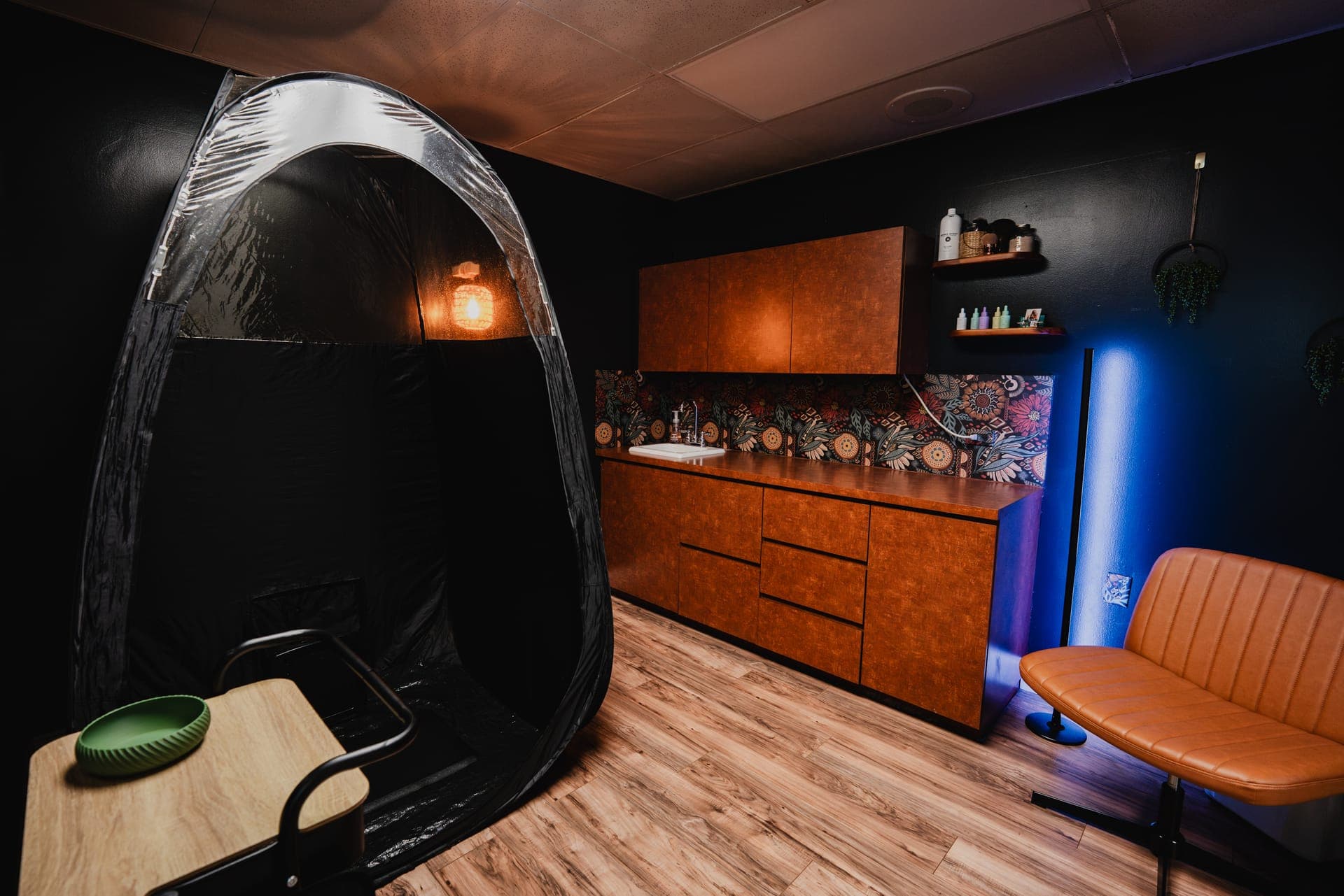 Zen Rebel spray tan studio interior